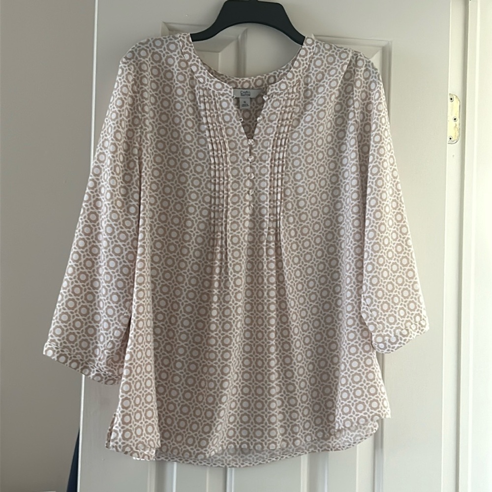 Women’s Croft & Barrow Splitneck Pintuck Blouse - XL - Beige Geo Pattern